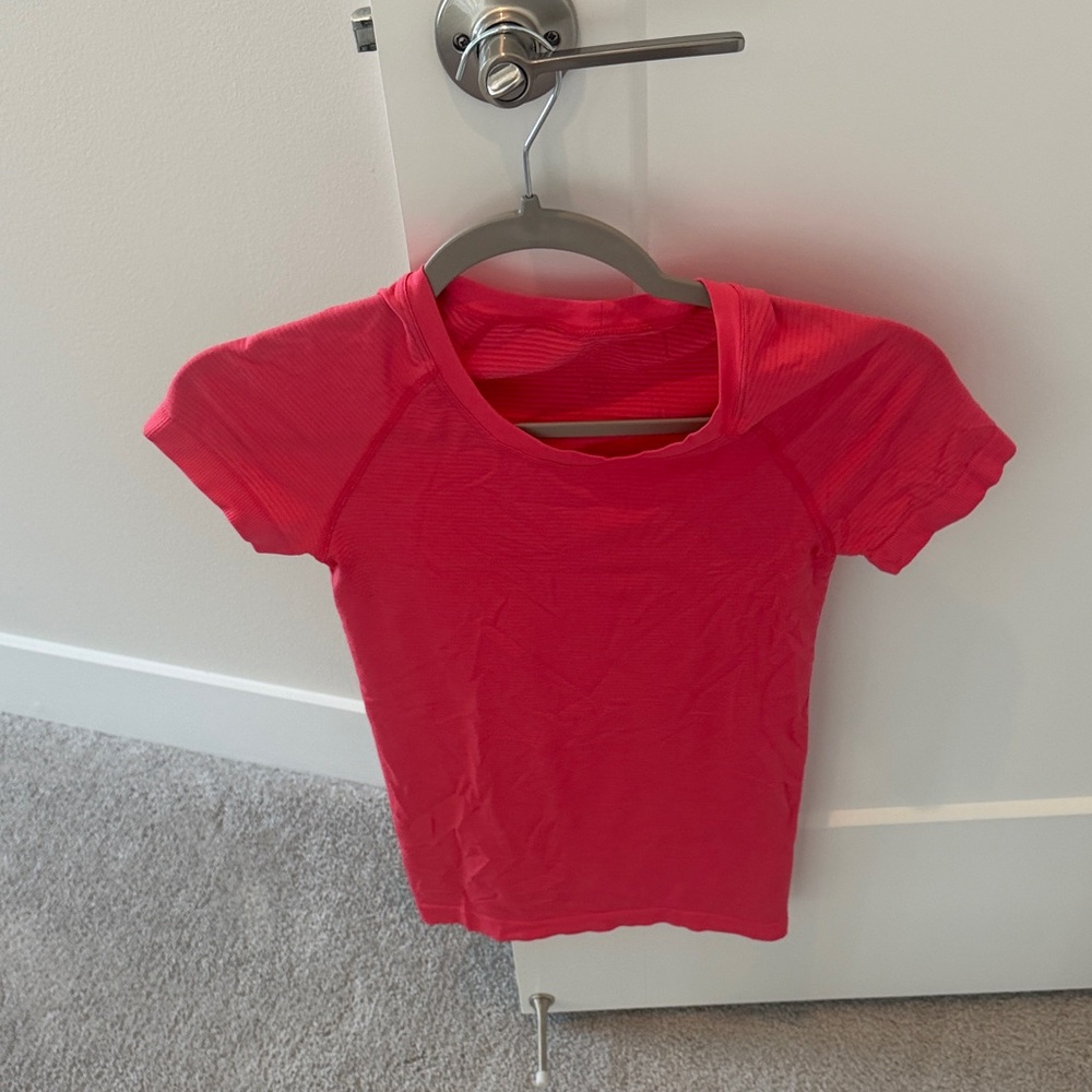 lululemon athletica Women’s Short Sleeve Top - Bright Pink